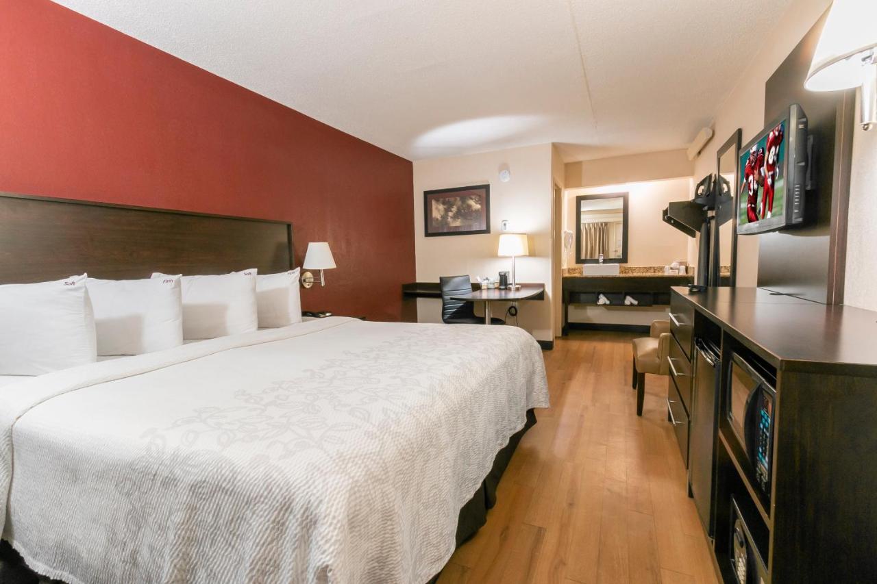 Red Roof Inn Plus+ Atlanta - Buckhead Druid Hills Eksteriør billede