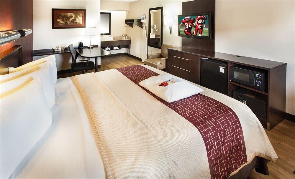 Red Roof Inn Plus+ Atlanta - Buckhead Druid Hills Eksteriør billede